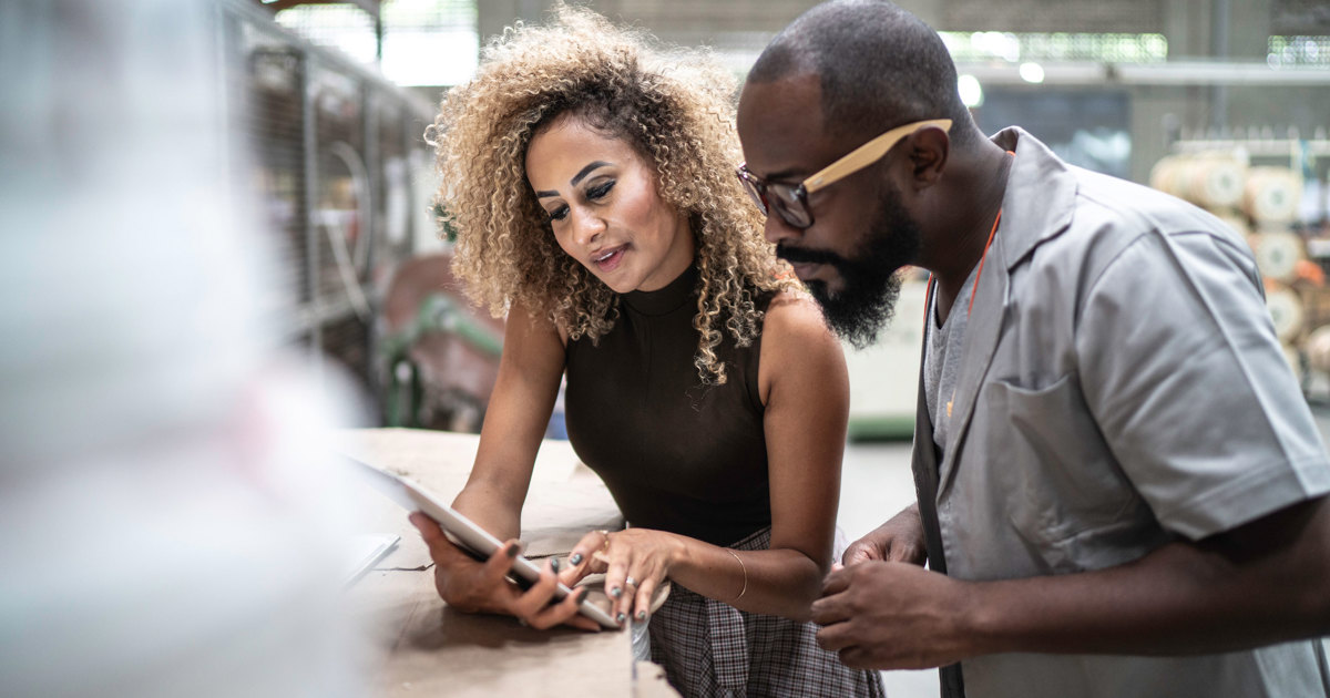 How to Help Leavers Handle the Handover Process | PeopleHR