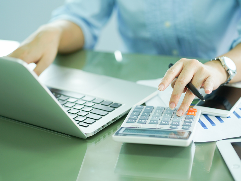 calculating cost hr software