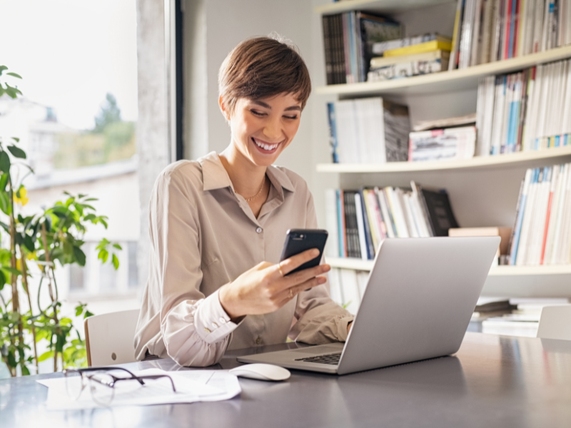 employee using hr software